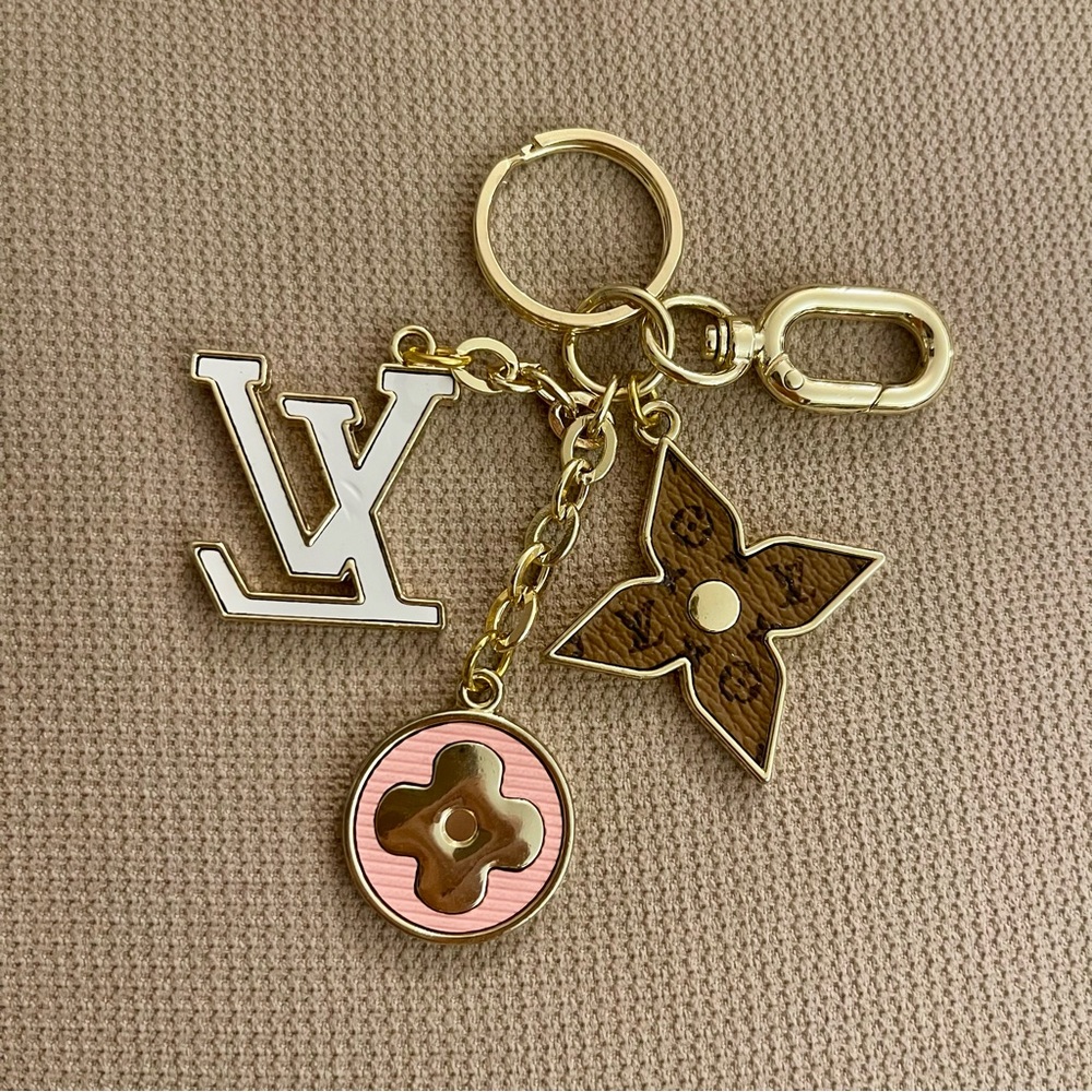 Elegant L V Gold and Pink Flower Key Holder